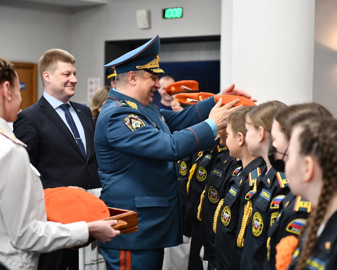 Торжественное вручение беретов кадетам Мошковской школы №1 Новосибирской области